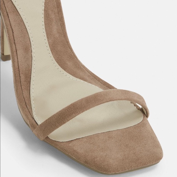 Heels - Picture 2 of 6